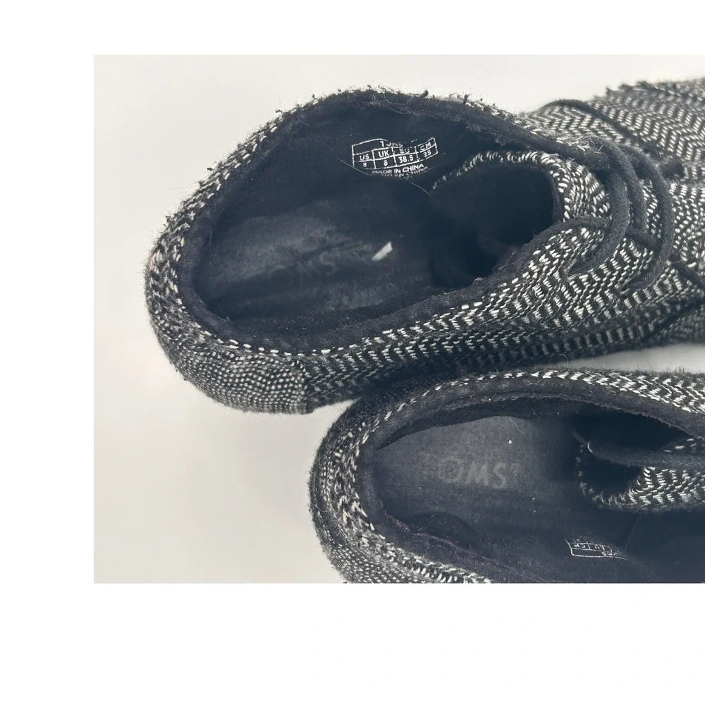 TOMS Black White Herringbone Wedge Ankle Booties Size 8 Lace‎ Up Shoes Scandi